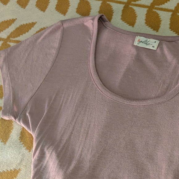 Glitz mauve knotted tee NWOT - Picture 4 of 8